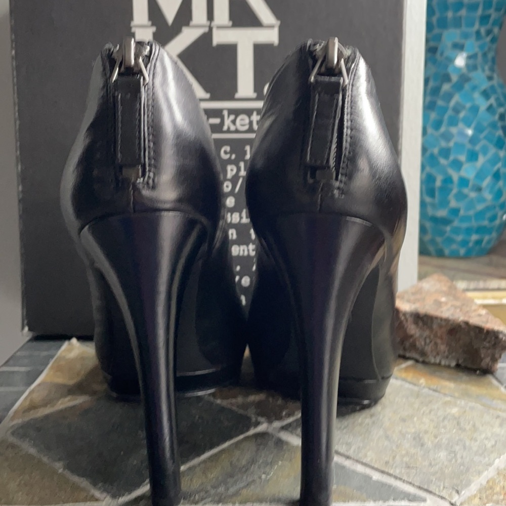MRKT Jocelyn Platform Ankle Boots - Picture 2 of 12
